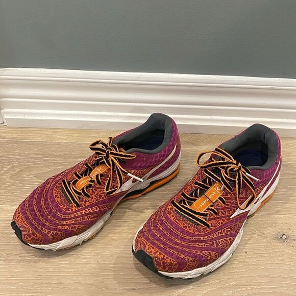 MIZUNO WOMEN'S WAVE SAYONARA 3 RUNNING SHOE, Size 7.5 - Picture 2 of 13